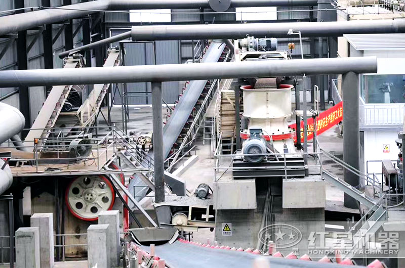 圓錐破碎機生產現場實拍圖