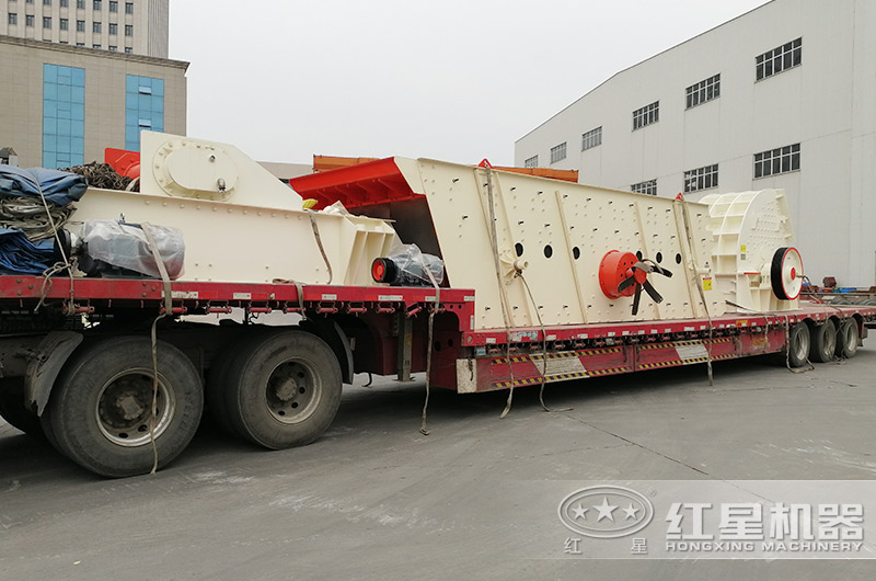 成套錘破制砂機設備裝車發(fā)貨中