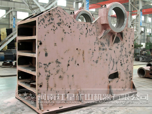 鄂式破碎機(jī)半成品