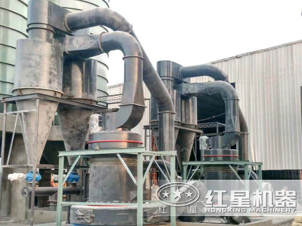 碳酸鈣雷蒙磨粉機現場圖