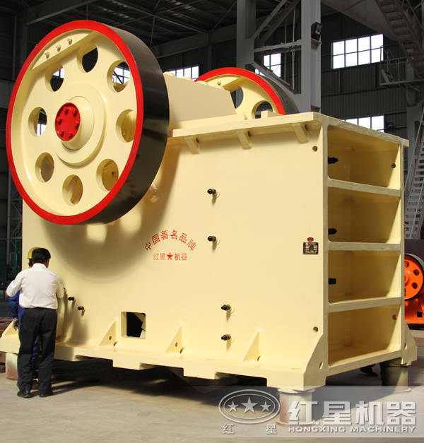 大型顎式破碎機(jī)
