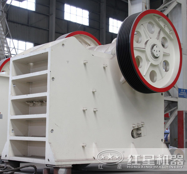 大型顎式破碎機(jī)