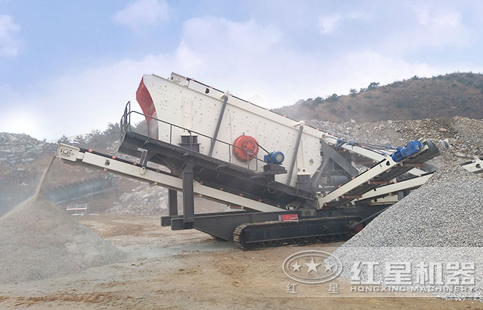 履帶移動制沙現(xiàn)場