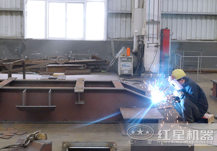 紅星機器工人作業