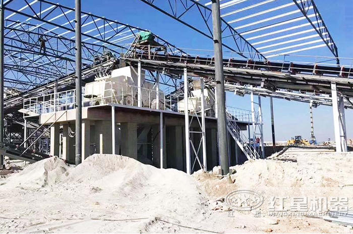 反擊式破碎機生產(chǎn)現(xiàn)場 反擊式破碎機生產(chǎn)現(xiàn)場